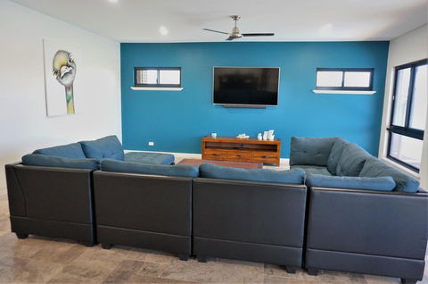 27 Corella Court - Kingaroy Accommodation 6