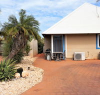 Osprey Holiday Village Unit 213/1 Bedroom - Spa bath king size bed perfect for any couple - Kingaroy Accommodation