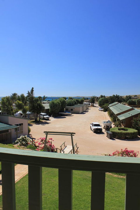 Ningaloo Coral Bay â€“ Bayview - Kingaroy Accommodation 21