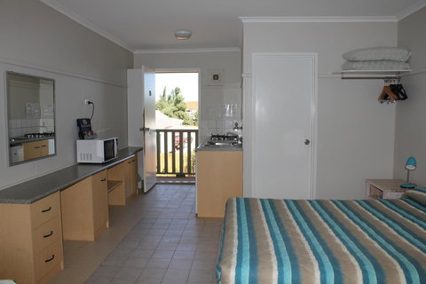 Ningaloo Coral Bay â€“ Bayview - Kingaroy Accommodation 23
