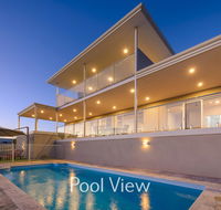 32 Corella Court - Private Jetty and Pool - Kingaroy Accommodation