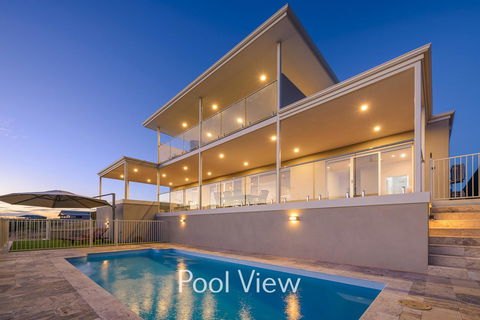 32 Corella Court - Kingaroy Accommodation 0
