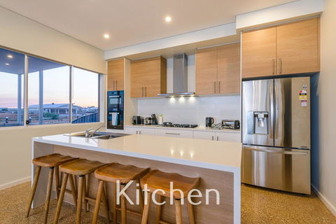 32 Corella Court - Kingaroy Accommodation 4