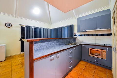 Osprey Holiday Village Unit 119 - Kingaroy Accommodation 5