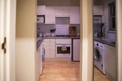 Central Perth Value Apartment - Kingaroy Accommodation 7