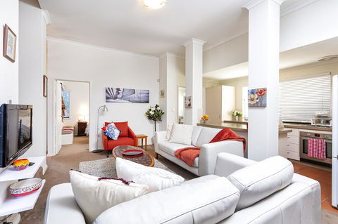 Como Executive Apartment - Kingaroy Accommodation 5