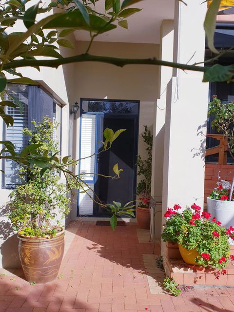 Como Executive Apartment - Kingaroy Accommodation 3