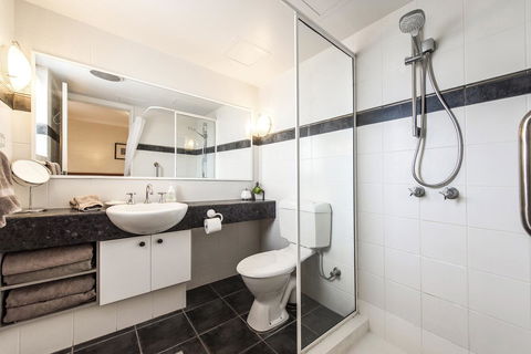 Subiaco Village 18 - Kingaroy Accommodation 15