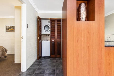 Subiaco Village 18 - Kingaroy Accommodation 8