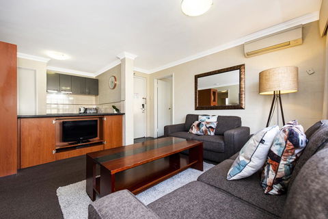 Subiaco Village 18 - Kingaroy Accommodation 2