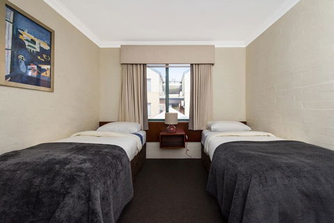 Subiaco Village 18 - Kingaroy Accommodation 16