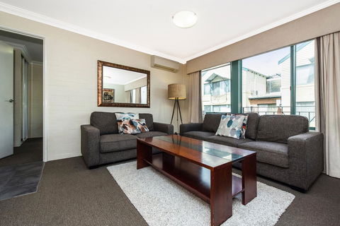 Subiaco Village 18 - Kingaroy Accommodation 3