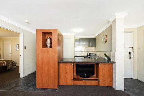 Subiaco Village 18 - Kingaroy Accommodation 7