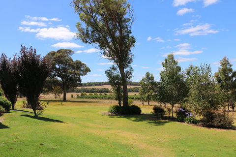 Burton Farmhouse - Kingaroy Accommodation 7