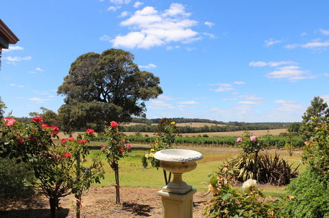Burton Farmhouse - Kingaroy Accommodation 6