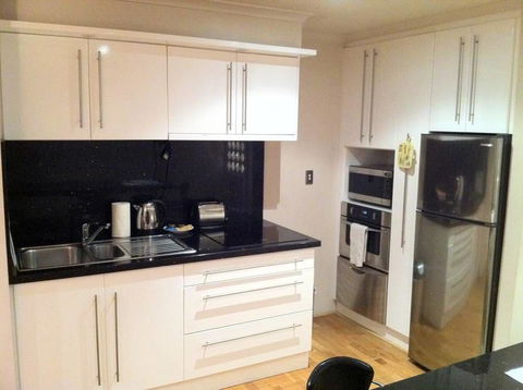 Colin St Apartment - Kingaroy Accommodation 6