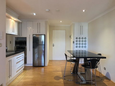 Colin St Apartment - Kingaroy Accommodation 4