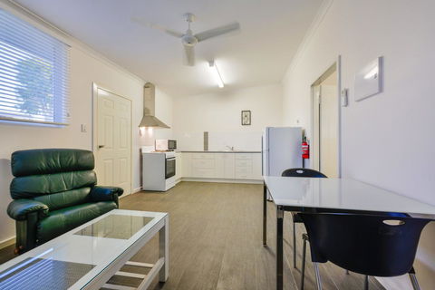 Getaway Villas Unit 384 - Kingaroy Accommodation 4