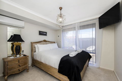 Scarborough Villa On Duke - Kingaroy Accommodation 4