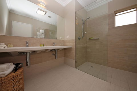 The Marina Hotel - Mindarie - Kingaroy Accommodation 15