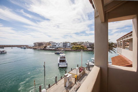 The Marina Hotel - Mindarie - Kingaroy Accommodation 2