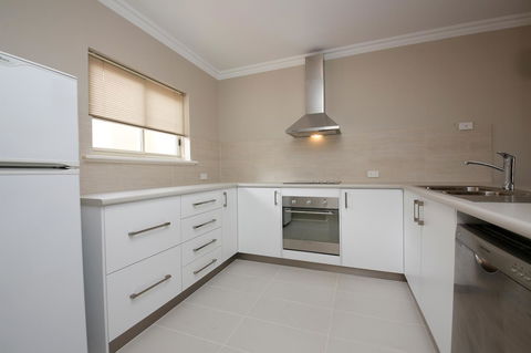 The Marina Hotel - Mindarie - Kingaroy Accommodation 8