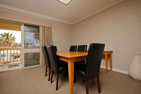 The Marina Hotel - Mindarie - Kingaroy Accommodation 11