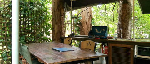 Black Cockatoo Lodge - Kingaroy Accommodation 1