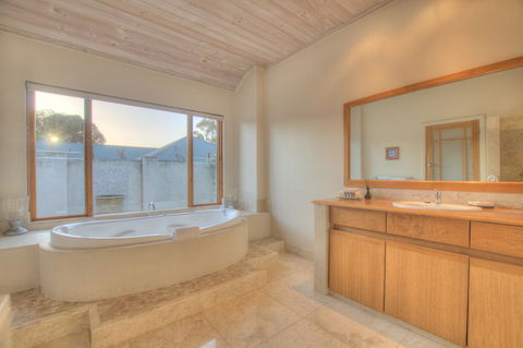 Moana Spa Villas - Prime Yallingup Location - Kingaroy Accommodation 17