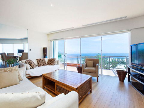 Beachfront Penthouse & Huge Terrace - Kingaroy Accommodation 9