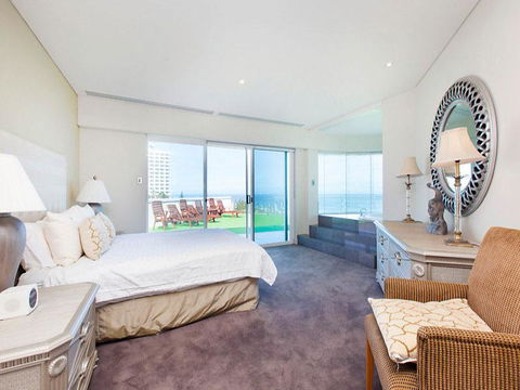 Beachfront Penthouse & Huge Terrace - Kingaroy Accommodation 7