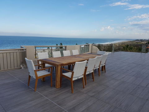 Beachfront Penthouse & Huge Terrace - Kingaroy Accommodation 2