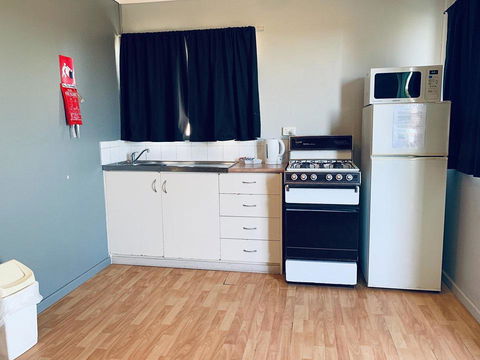 Shark Bay Cottages - Kingaroy Accommodation 15