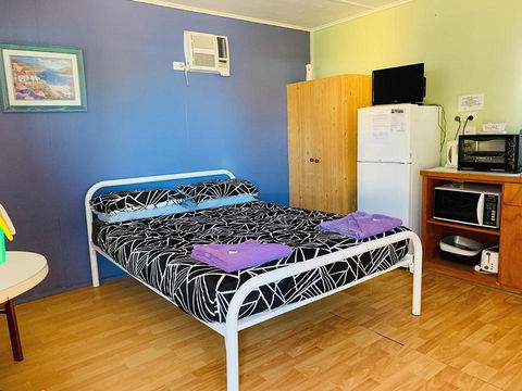Shark Bay Cottages - Kingaroy Accommodation 24