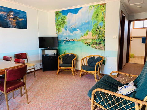 Shark Bay Cottages - Kingaroy Accommodation 9