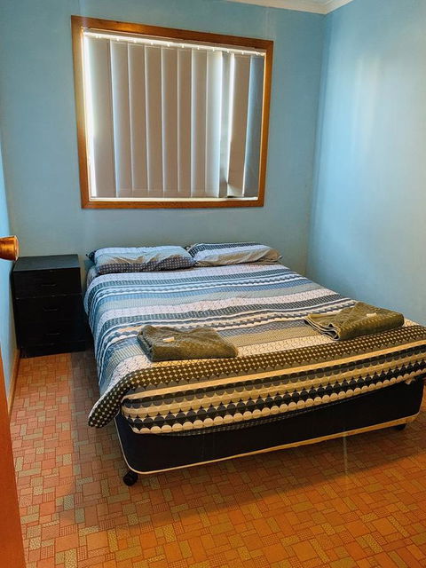 Shark Bay Cottages - Kingaroy Accommodation 6