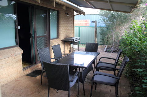 Kestrel Chalets - Kingaroy Accommodation 11