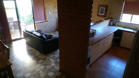 Kestrel Chalets - Kingaroy Accommodation 4