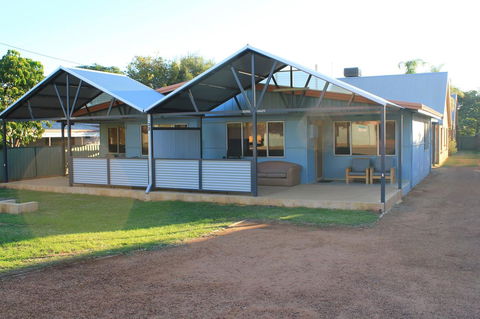 Kestrel Chalets - Kingaroy Accommodation 14
