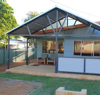 Kestrel Chalets - Kingaroy Accommodation