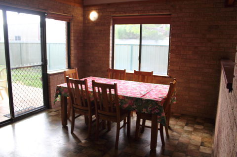 Kestrel Chalets - Kingaroy Accommodation 17