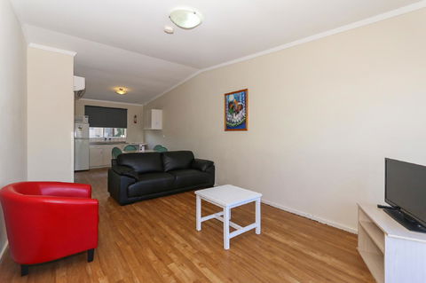 Scarborough Apartments - Kingaroy Accommodation 2