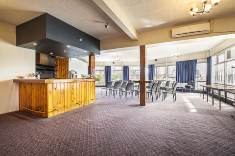 Nightcap At Carlyle Hotel - Kingaroy Accommodation 24