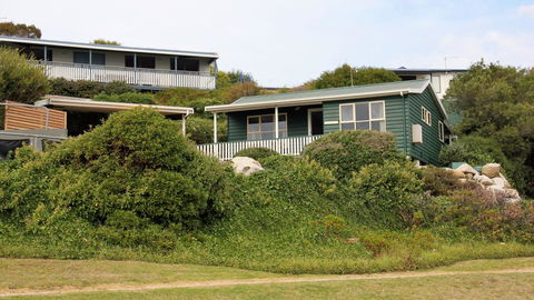 BINALONG BEACH COTTAGE Beachfront At Bay Of Fires Next To Restaurant - Kingaroy Accommodation 8