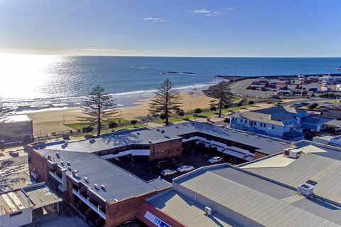 Beachfront Voyager Motor Inn - Kingaroy Accommodation 5