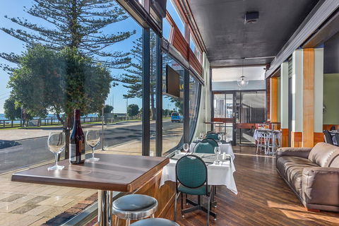 Beachfront Voyager Motor Inn - Kingaroy Accommodation 4