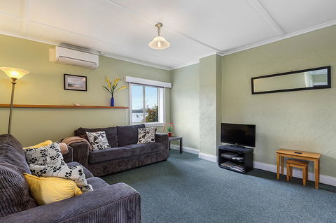 Smugglers Rest Apartments Dover - Kingaroy Accommodation 6