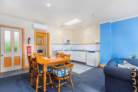Smugglers Rest Apartments Dover - Kingaroy Accommodation 12