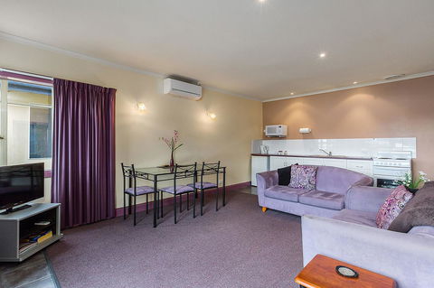 Smugglers Rest Apartments Dover - Kingaroy Accommodation 9