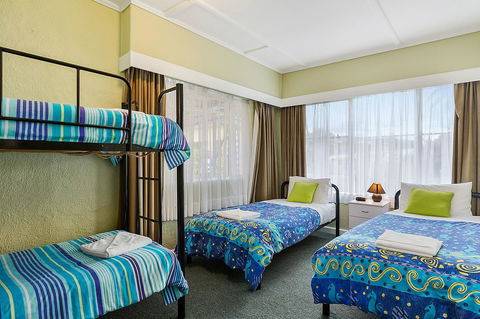 Smugglers Rest Apartments Dover - Kingaroy Accommodation 14